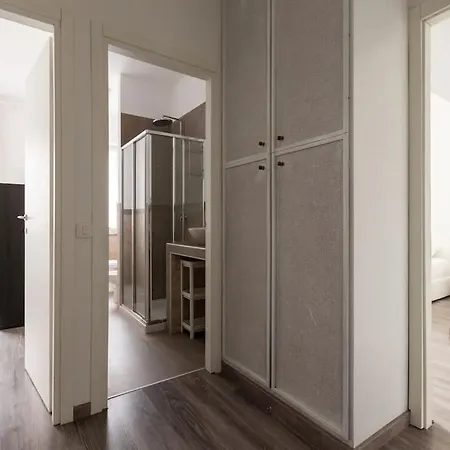 Large Apartment Close To Metro Milan Exterior photo